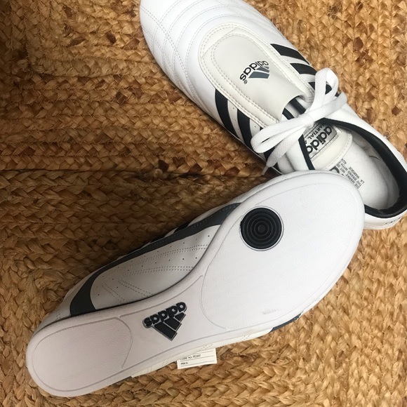 Martial Arts LEATHER Adidas shoes - Picture 2 of 5